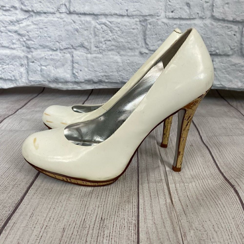 Jessica Simpson closed to platform high heels white w/gold accents sz 8 women